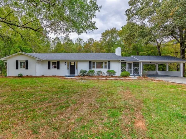 2300 Vienna Dozier Rd, Pfafftown, NC 27040