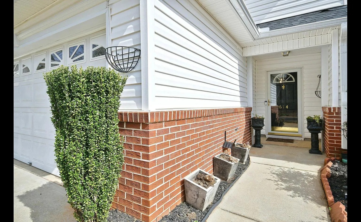 3 bed, 2.5 bath, 1454 sqft, $2,495 — Photo 2
