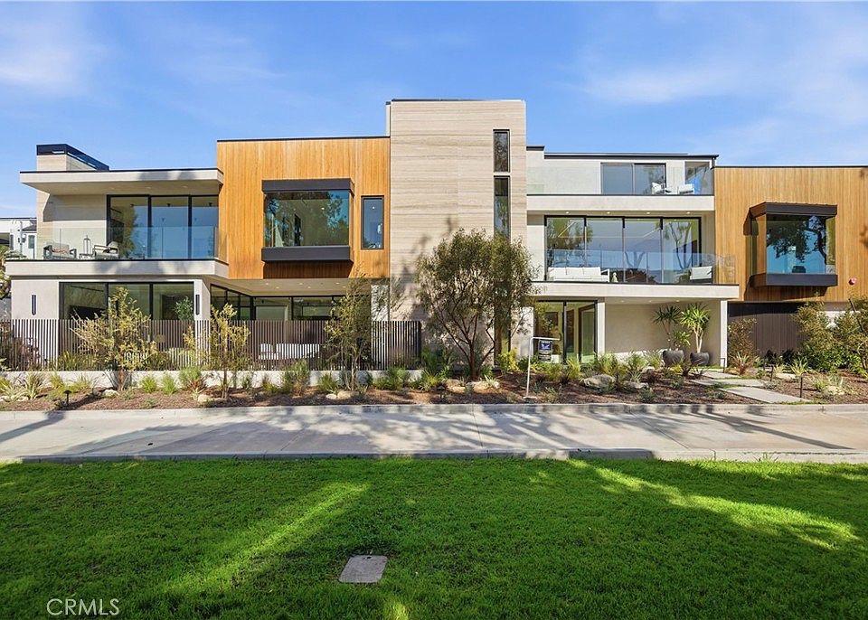 1st image of 400 Heliotrope Ave