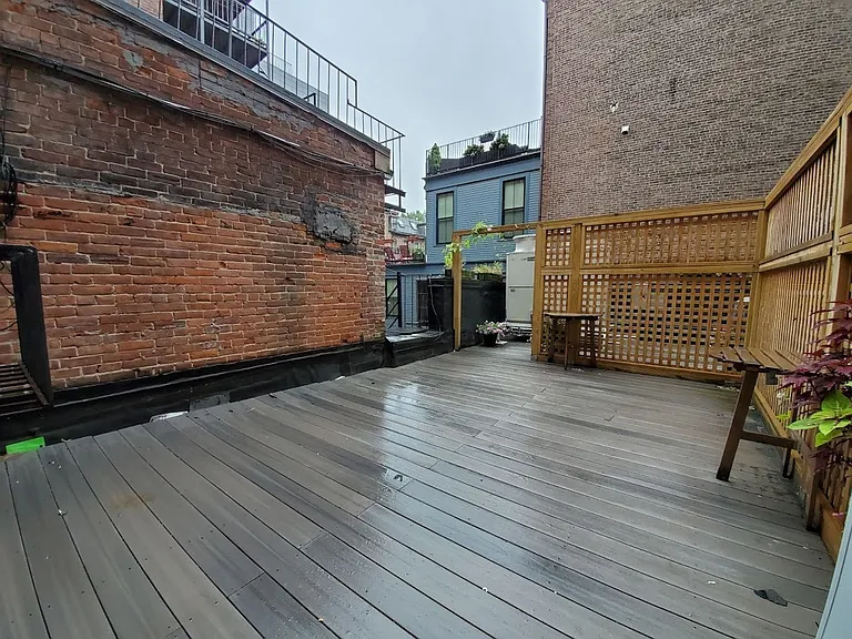 1750 Washington St #8 — Photo 11