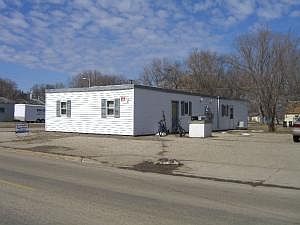 2nd image of 601 E 7th St