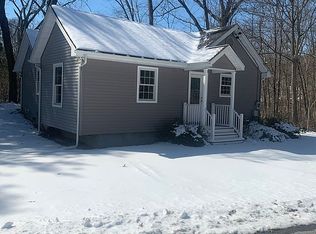 18 E Bank Rd, Poughkeepsie, NY 12603