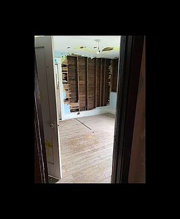 4th image of 92 W Miller Ave