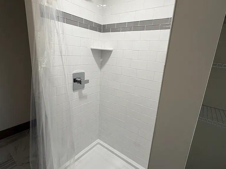 Third floor full bathroom