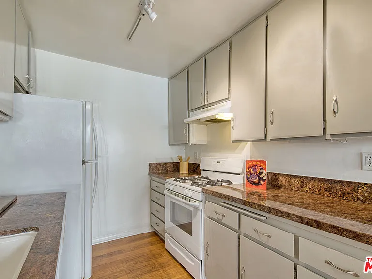 1524 Berkeley St #5 — Photo 8