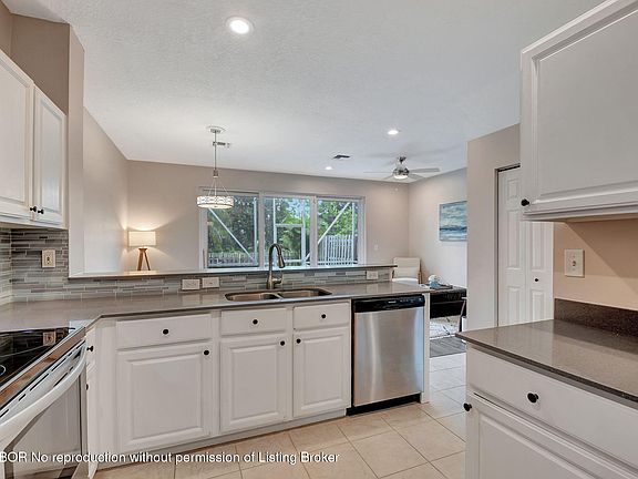 5th image of 6329 Crescent Lake Way #6329