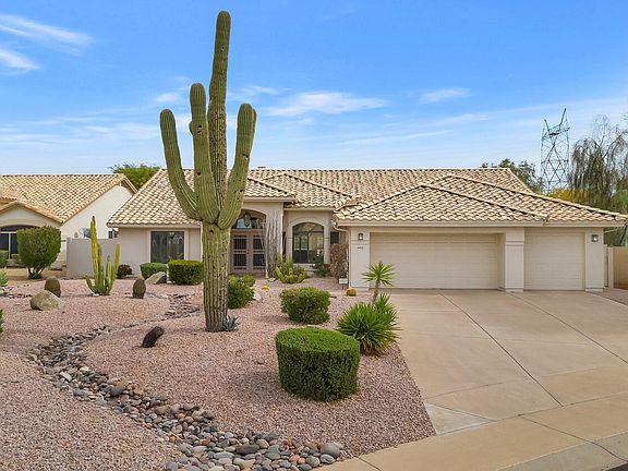 4th image of 4422 E BARWICK Drive