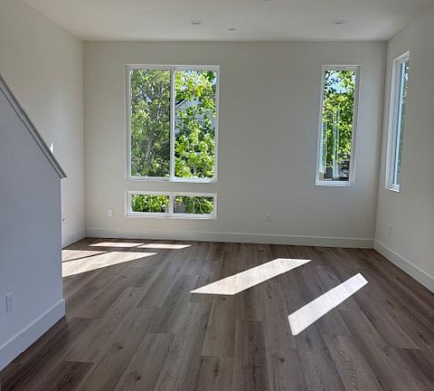 4th image of 959 Tomcot Ct