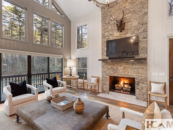 4th image of 390 Gantes Gulch Road