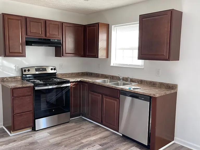 803 Quiet Oaks Way — Photo 4