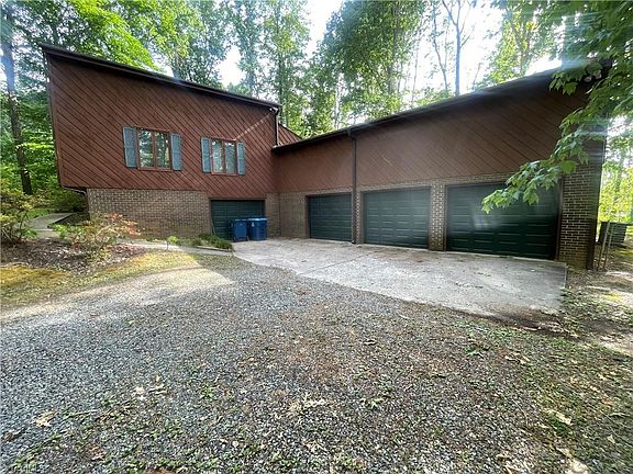 3rd image of 6902 Greenland Ave
