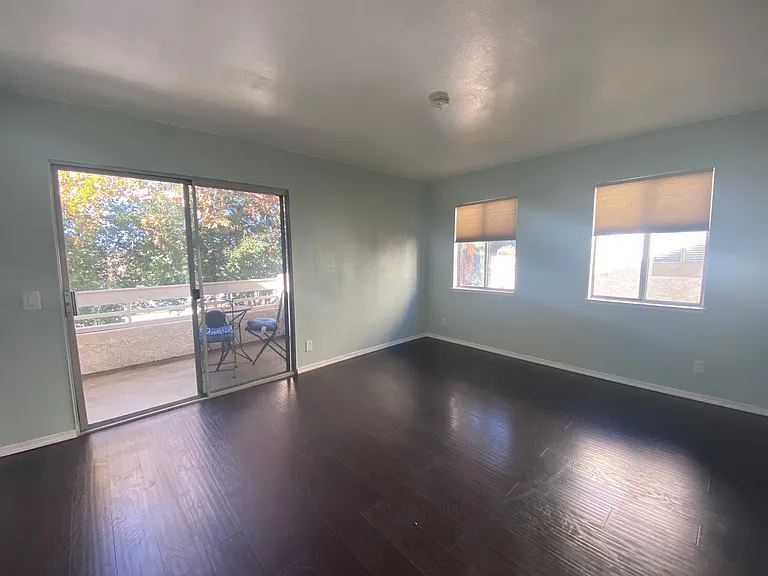 3162 Darby St #210 — Photo 12