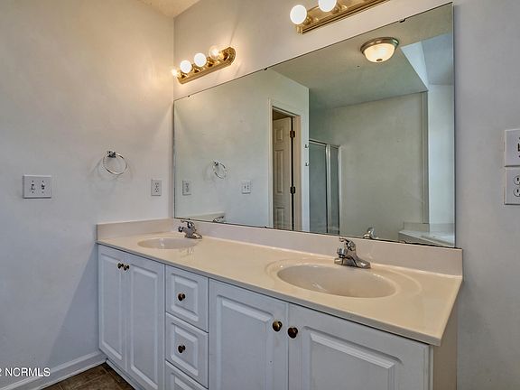 5th image of 4119 Breezewood Dr APT 204