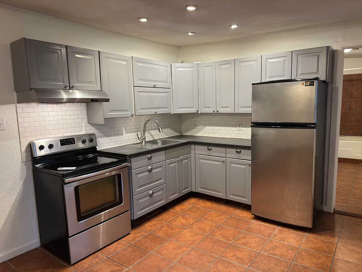 Close up of kitchen area - 1607 Singleton Ave #C