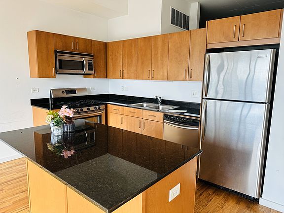 5th image of 1620 S Michigan Ave Unit 722