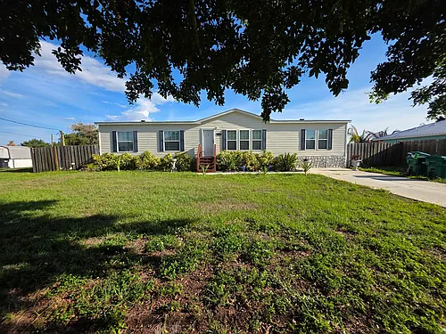 2730 SE 25th Dr Photo 1