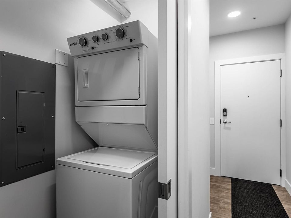 2nd image of 1254 N High St APT 201