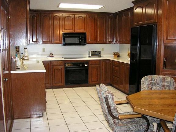 5th image of 2712 Birchwood Dr