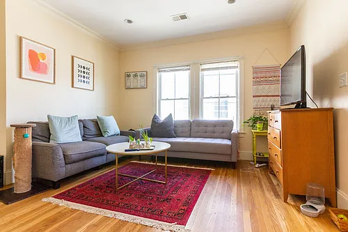 27 Lothrop St Photo 1