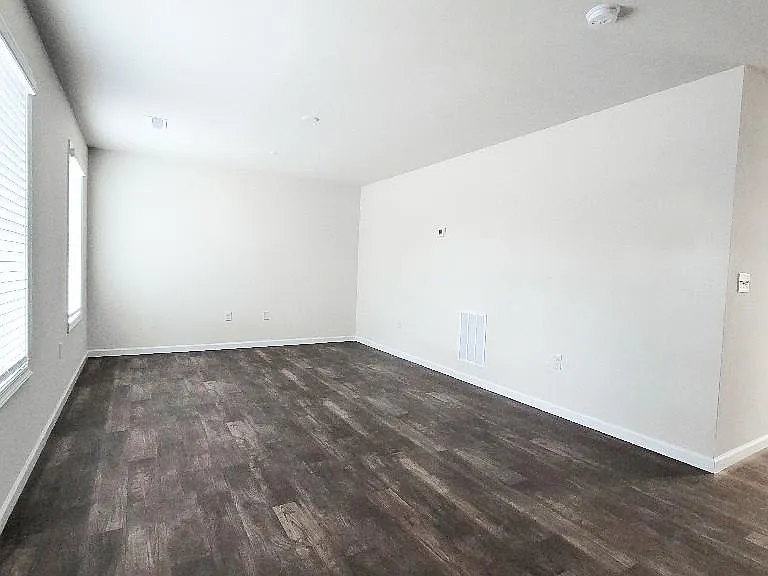 2 Skip Ln — Photo 41