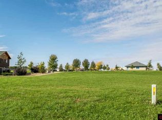 1901 Rock Ridge Ln, Saint Peter, MN 56082