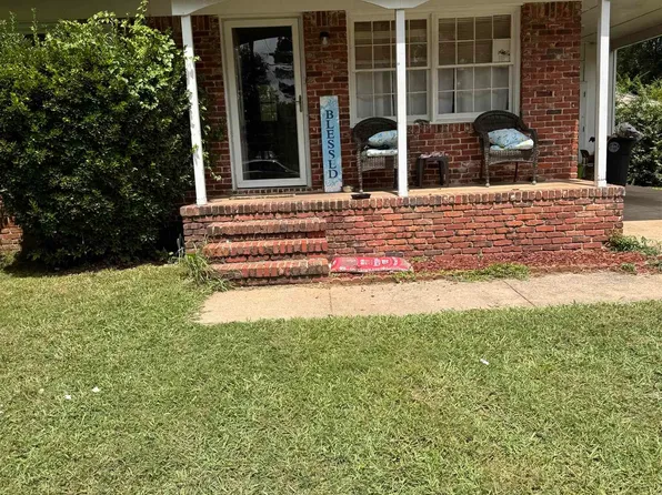 1136 Rainbow Dr NE, Birmingham, AL 35215