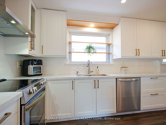 3rd image of 3302 Cardross Rd