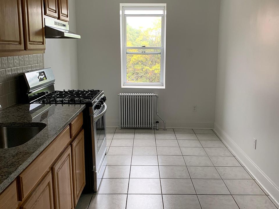 2nd image of 86 Fairmount Ave APT 1