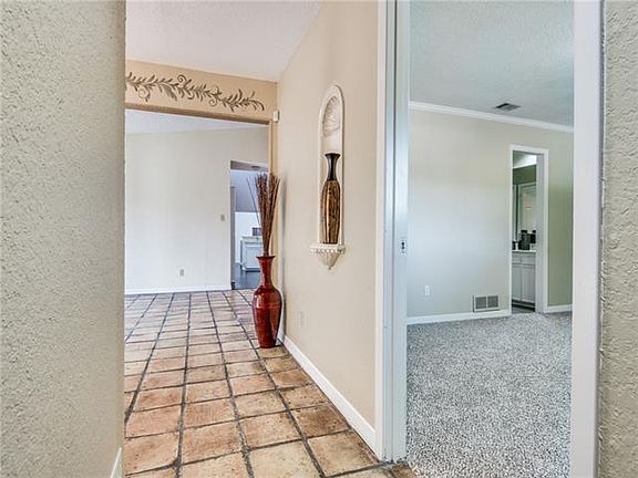 5th image of 10509 Boedeker Dr
