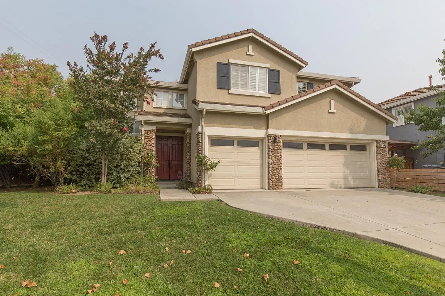 1246 Fleming Ave photo 1