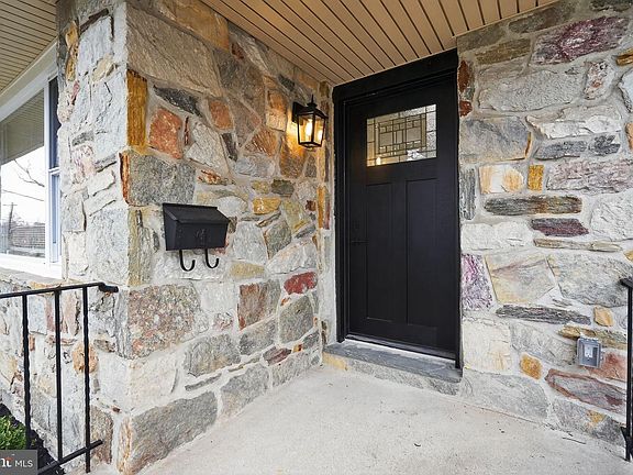 3rd image of 410 Cadwalader Ave