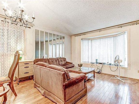 5th image of 965 Saint George St