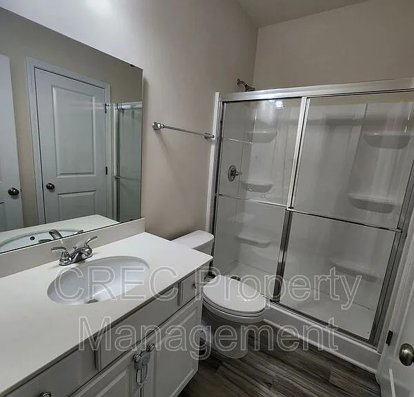 260 Hyrne Dr — Photo 6