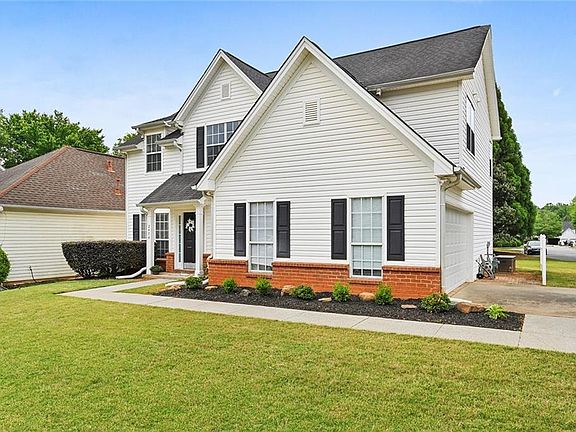 2nd image of 2474 Lakebrooke Dr