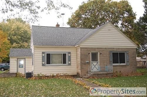 1st image of 3326 Iroquois Trl