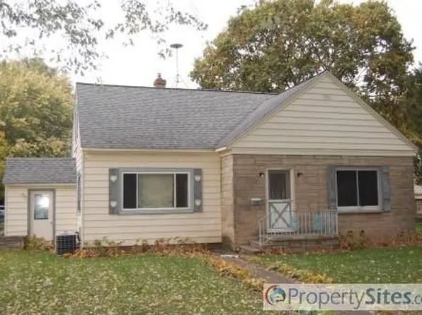 3326 Iroquois Trl, Kalamazoo, MI 49006