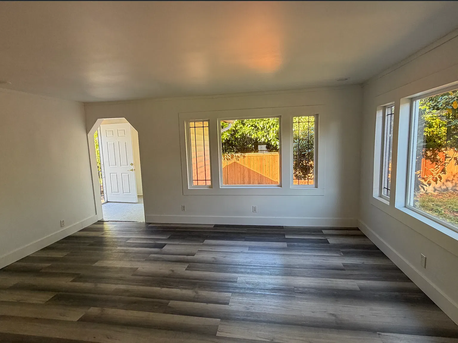 4 bed, 2500 sqft, $3,900 — Photo 4