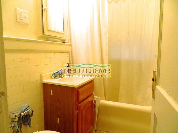 5th image of 1171 Boylston St APT 22
