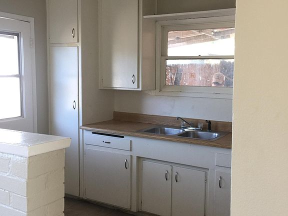 5th image of 7849 Sorensen Ave