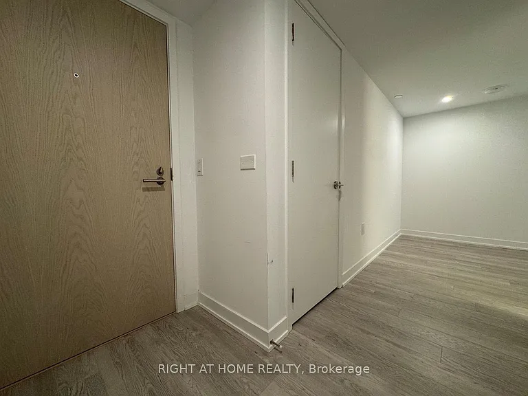 3 Strathgowan Ave #224 — Photo 16