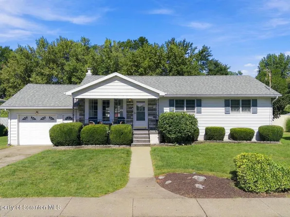 425 Dewey St, Dickson City, PA 18519