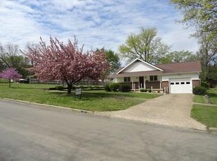 109 N 6th St, Fredonia, KS 66736