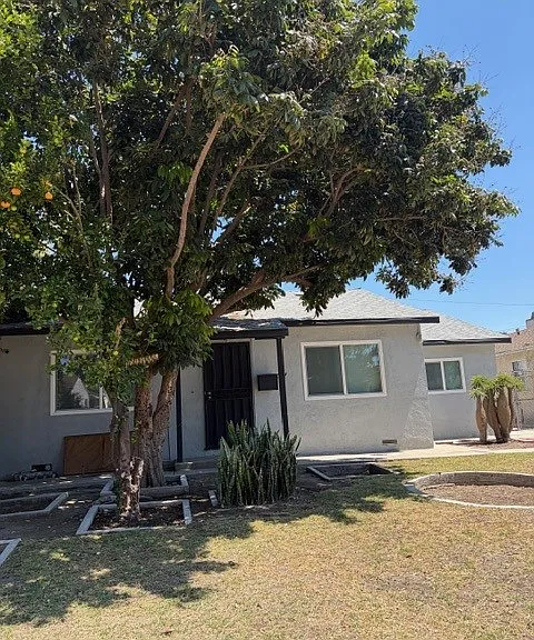 9286 Klinedale Ave — Photo 1
