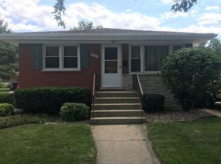 5921 W 99th St, Oak Lawn, IL 60453