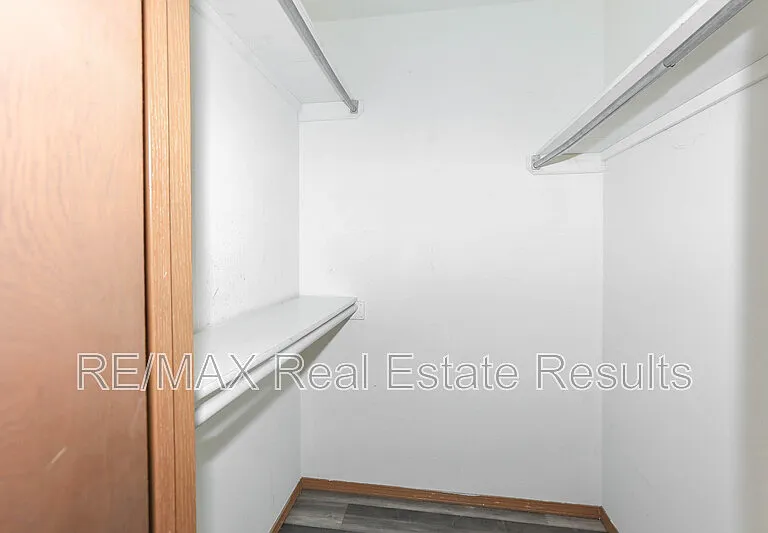 2219 W Roselawn St — Photo 15