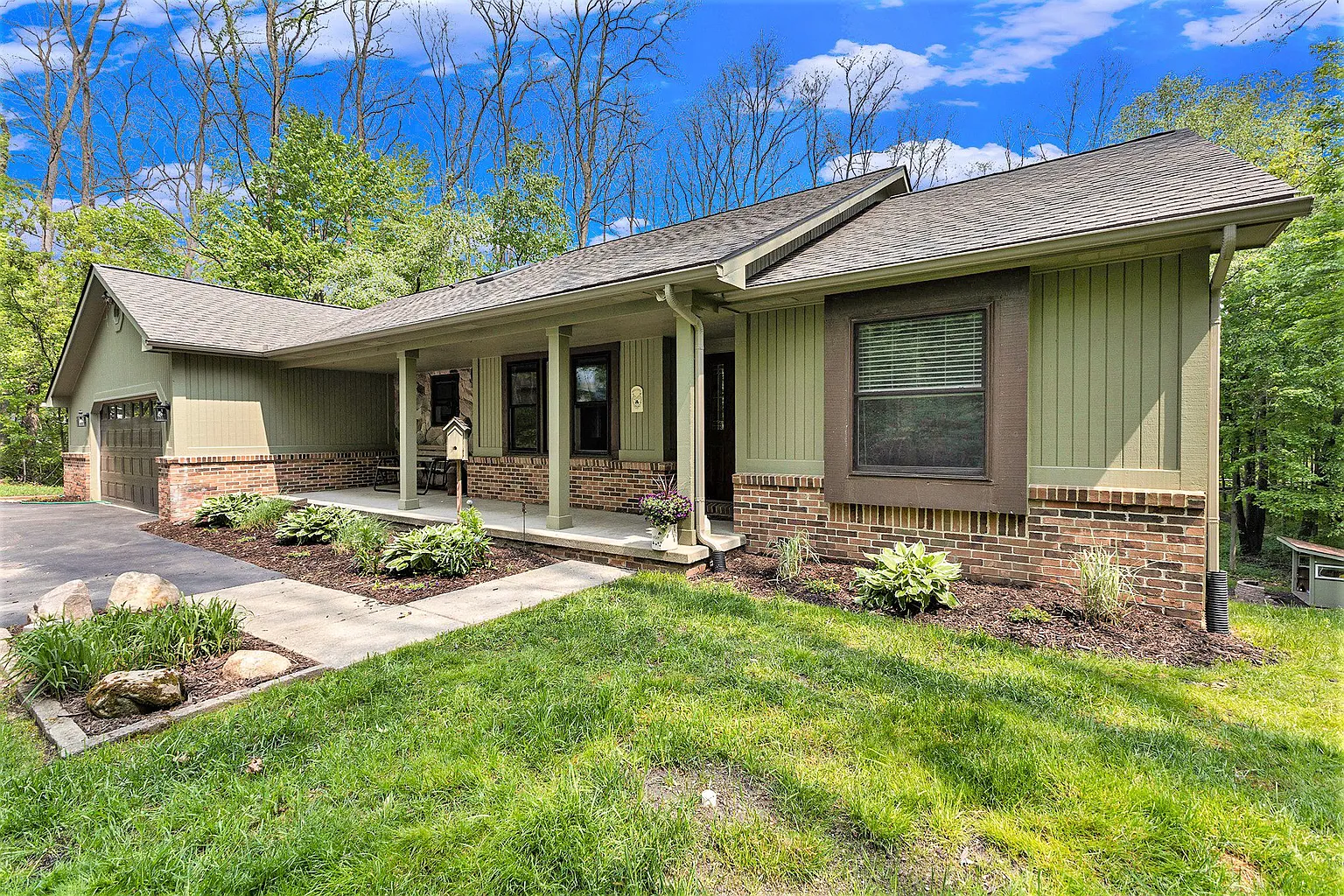 1715 Madsen Dr photo 1