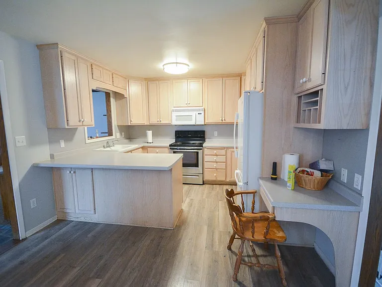 1613 8th Ave SE — Photo 3