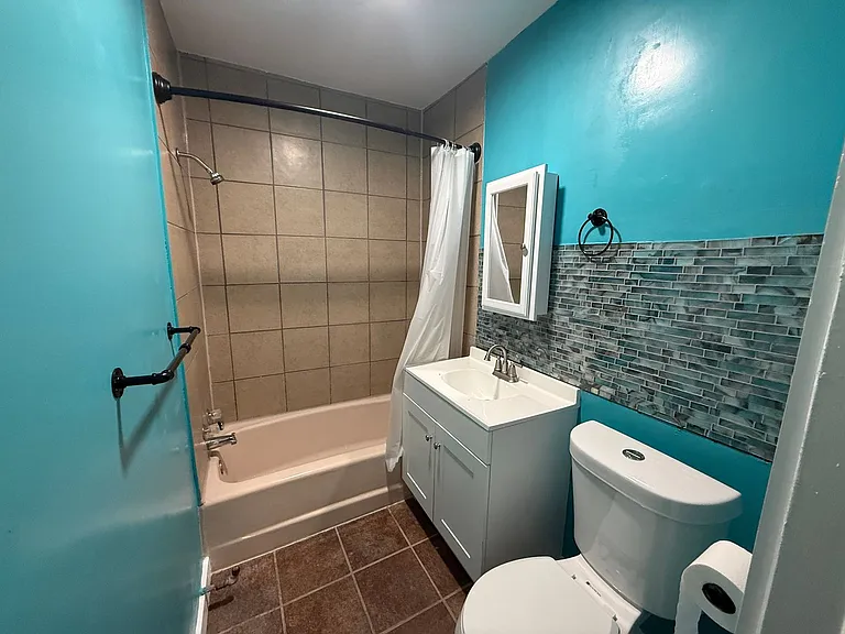 2814 E Admiral Ct — Photo 18