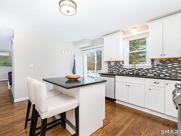 5th image of 74 Tariffville Road