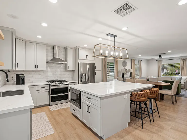 3515 E Piccadilly Rd — Photo 23